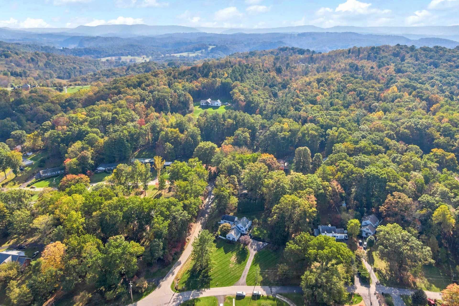 705 High Street, Pearisburg, VA 24134