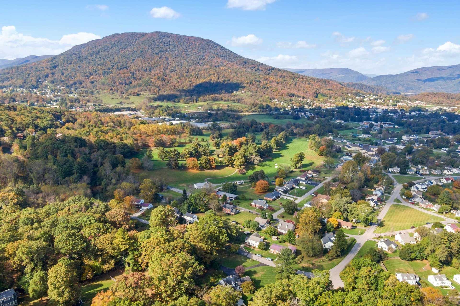 705 High Street, Pearisburg, VA 24134