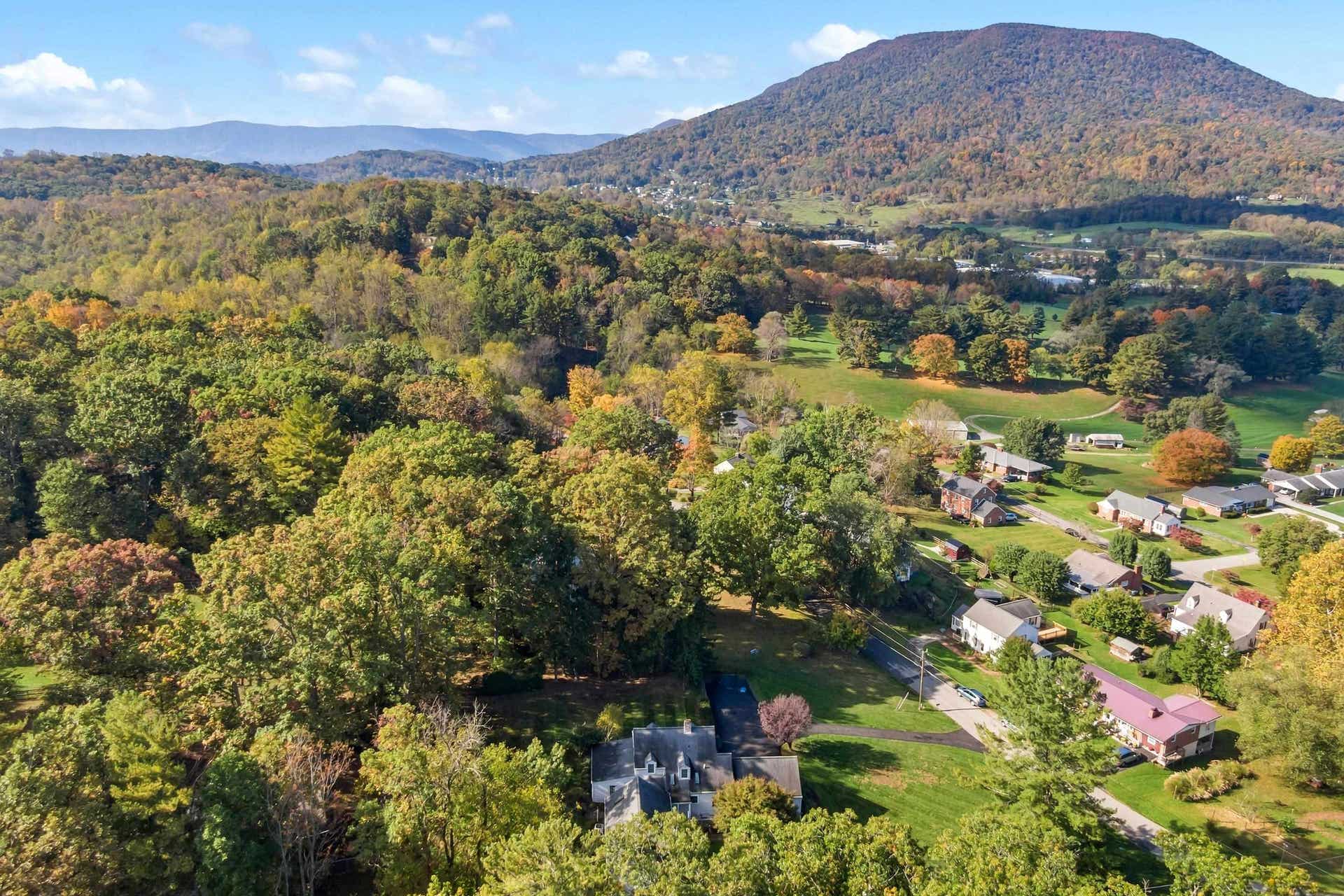 705 High Street, Pearisburg, VA 24134