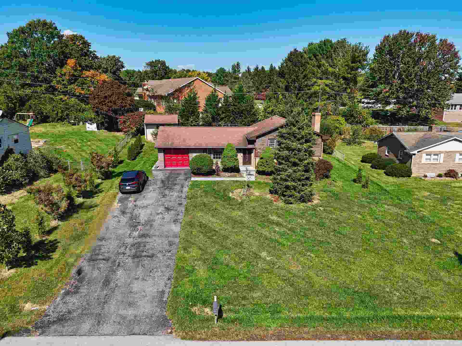 308 GRANDVIEW Drive, Blacksburg, VA 24060