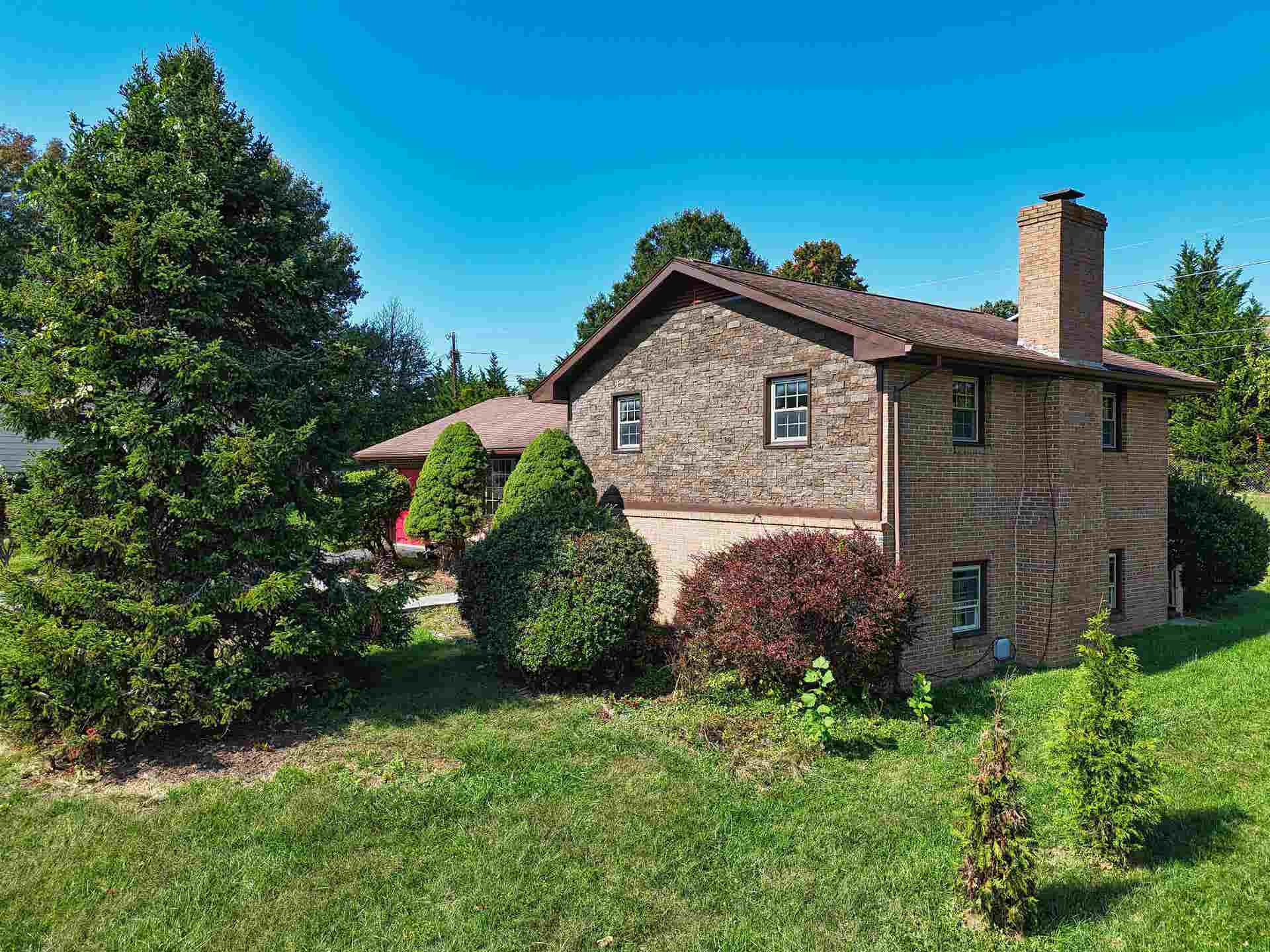 308 GRANDVIEW Drive, Blacksburg, VA 24060