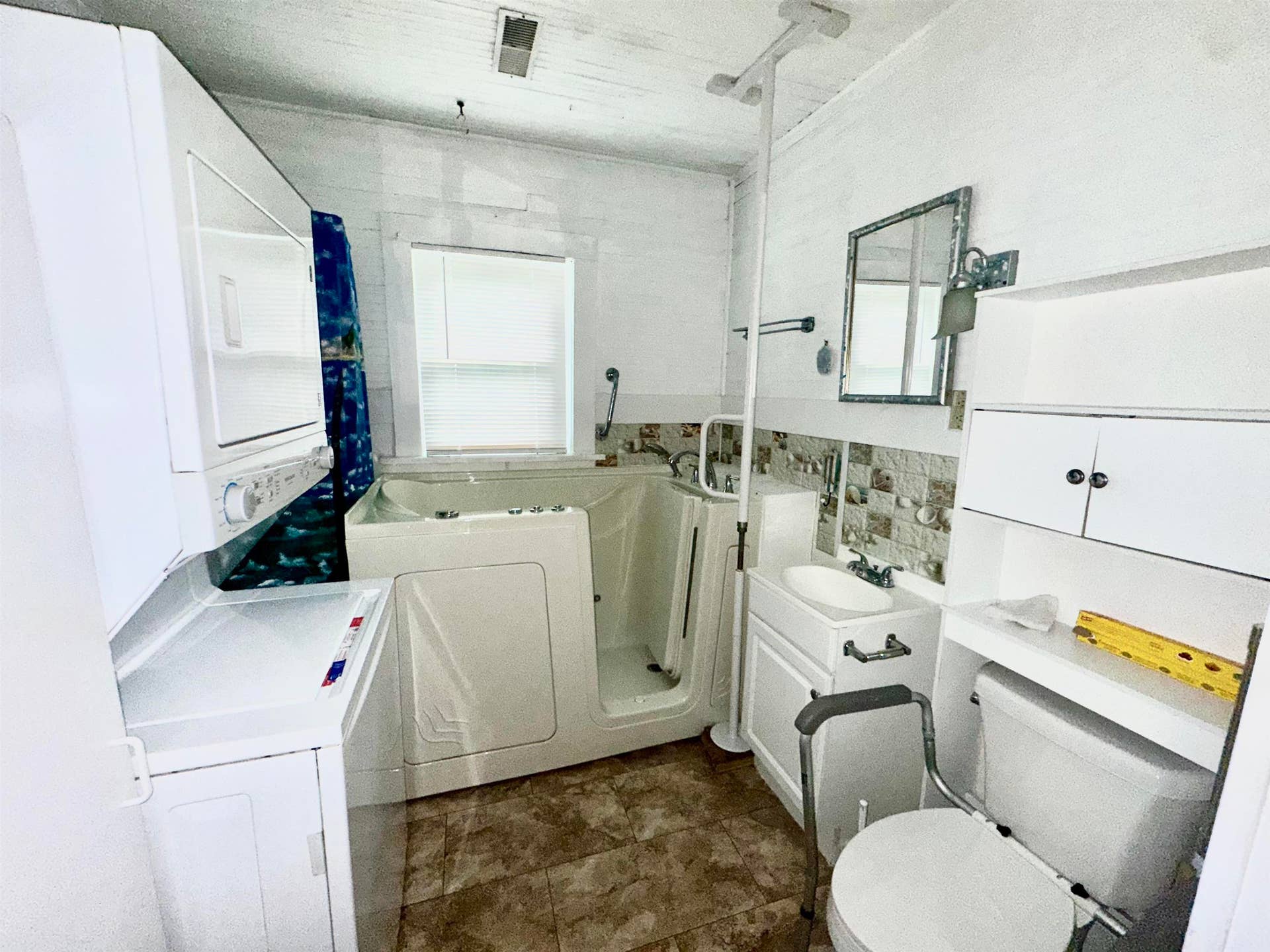 110 White Avenue, Glen Lyn, VA 24093