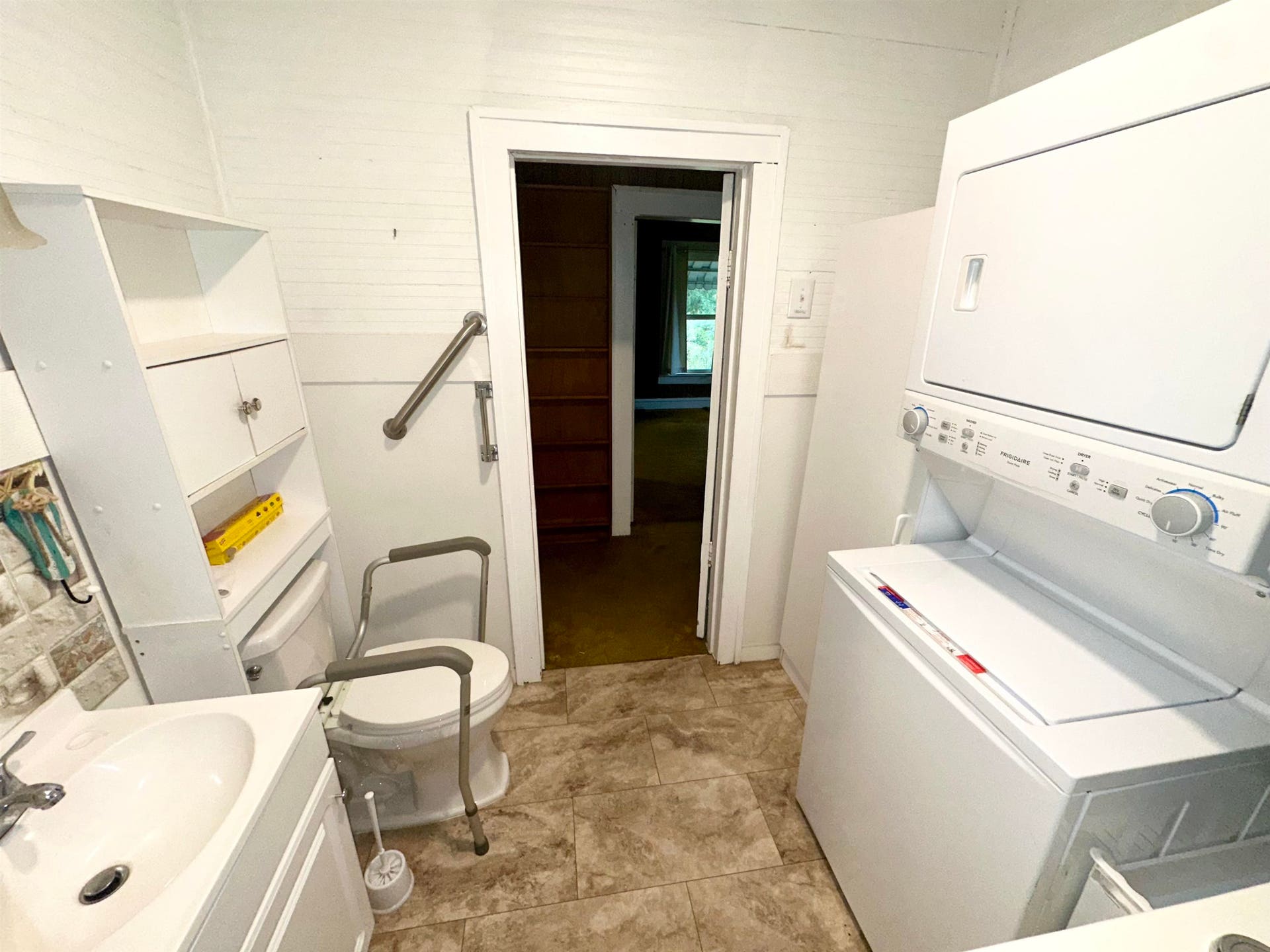 110 White Avenue, Glen Lyn, VA 24093