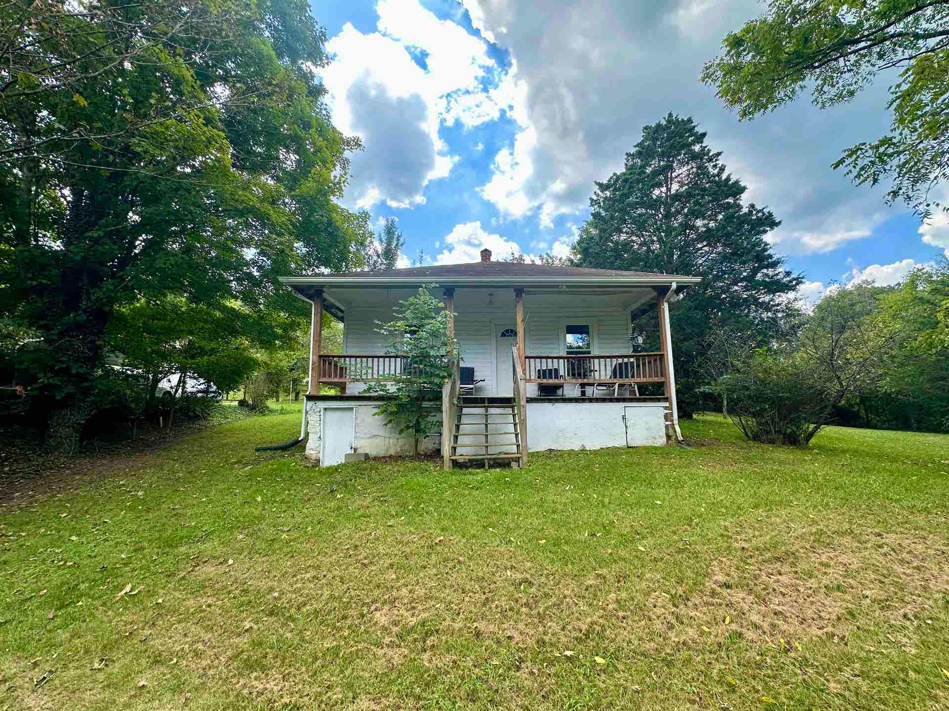 110 White Avenue, Glen Lyn, VA 24093
