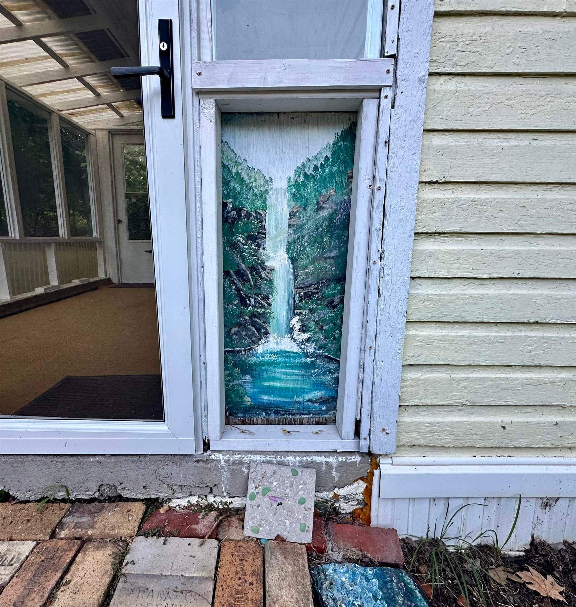 110 White Avenue, Glen Lyn, VA 24093