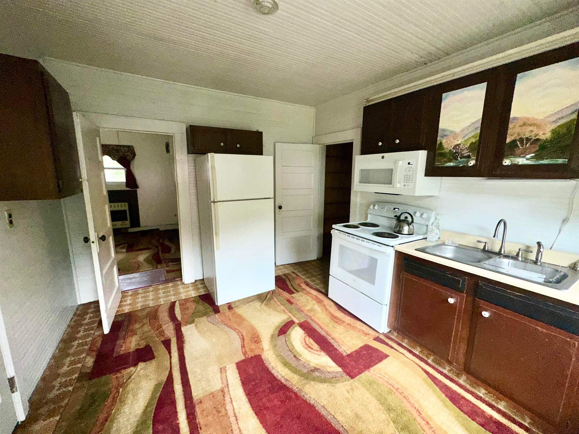110 White Avenue, Glen Lyn, VA 24093