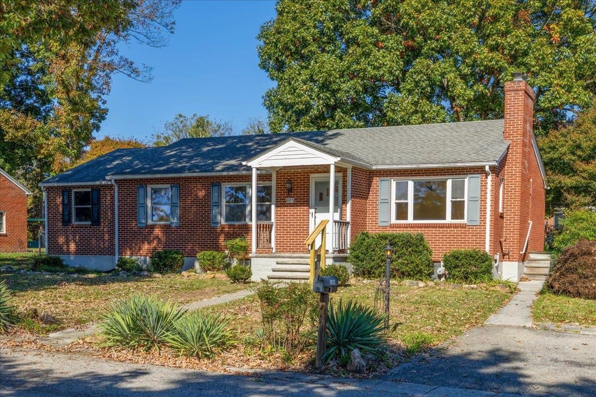 803 Grove Avenue, Blacksburg, VA 24060