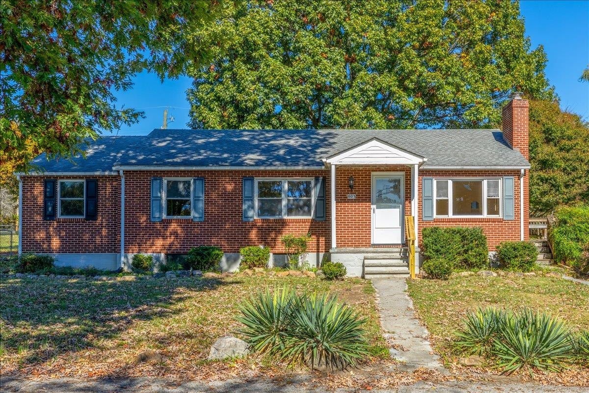 803 Grove Avenue, Blacksburg, VA 24060