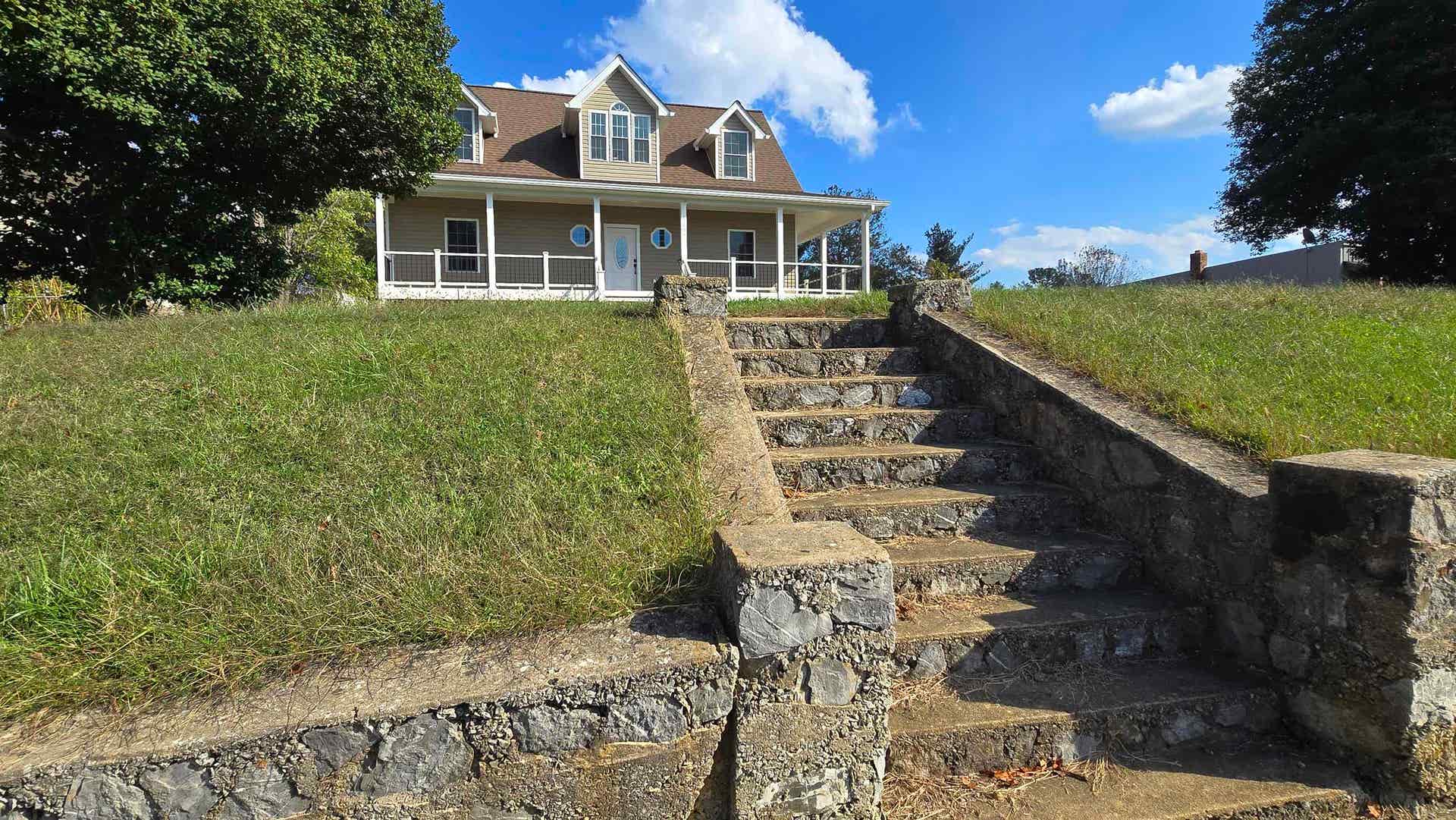 1200 CAMBRIA Street, Christiansburg, VA 24073