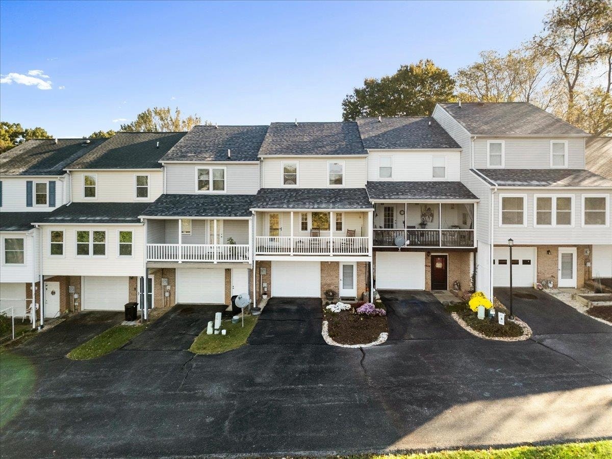 6134 Schoolfield Avenue, Radford, VA 24141