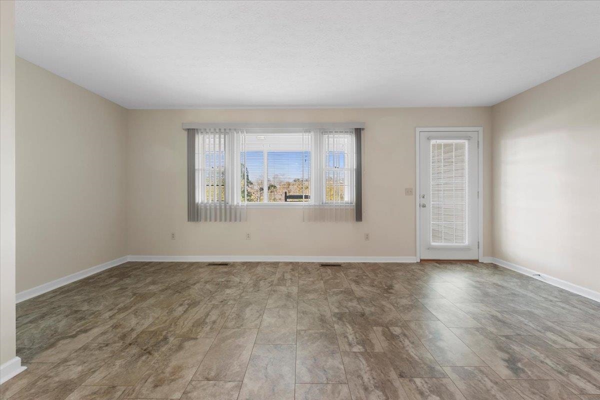 6134 Schoolfield Avenue, Radford, VA 24141