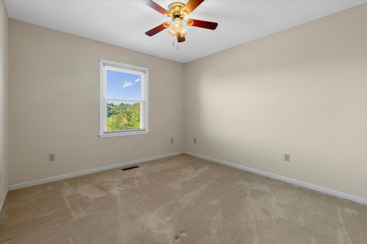 6134 Schoolfield Avenue, Radford, VA 24141