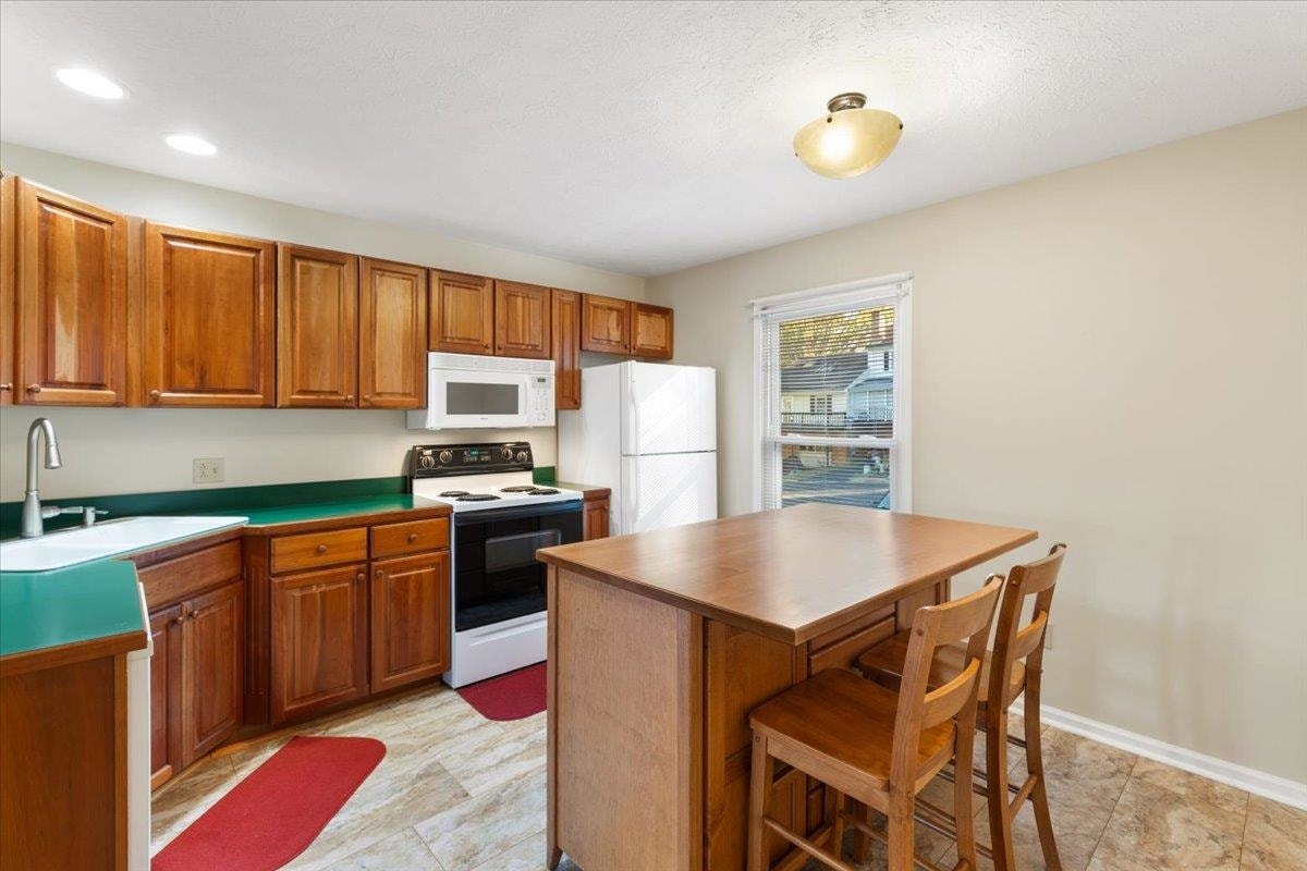 6134 Schoolfield Avenue, Radford, VA 24141