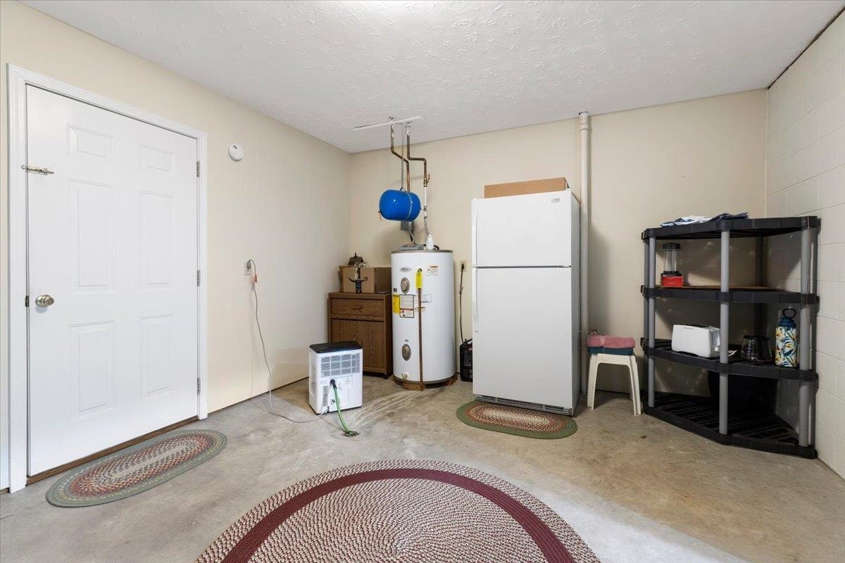 6134 Schoolfield Avenue, Radford, VA 24141