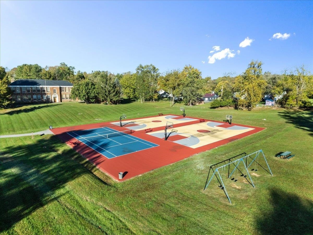 6134 Schoolfield Avenue, Radford, VA 24141