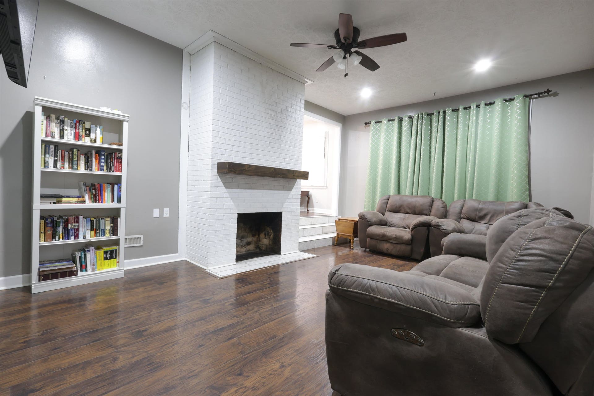 4605 PEAK CREEK Road, Pulaski, VA 24301