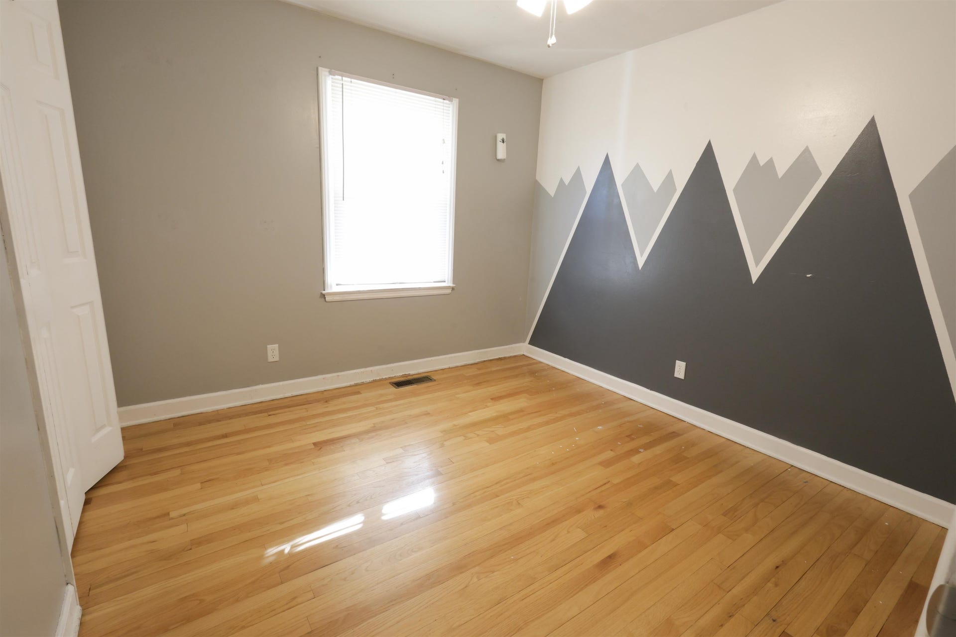 4605 PEAK CREEK Road, Pulaski, VA 24301