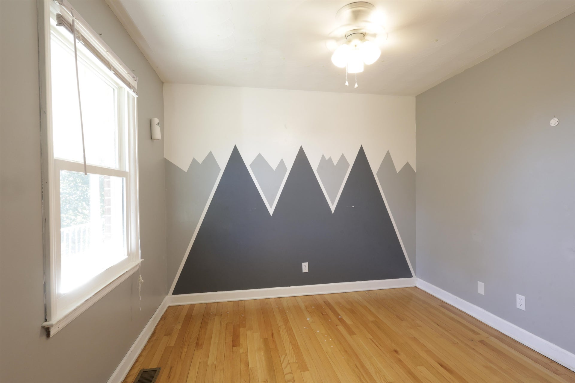4605 PEAK CREEK Road, Pulaski, VA 24301
