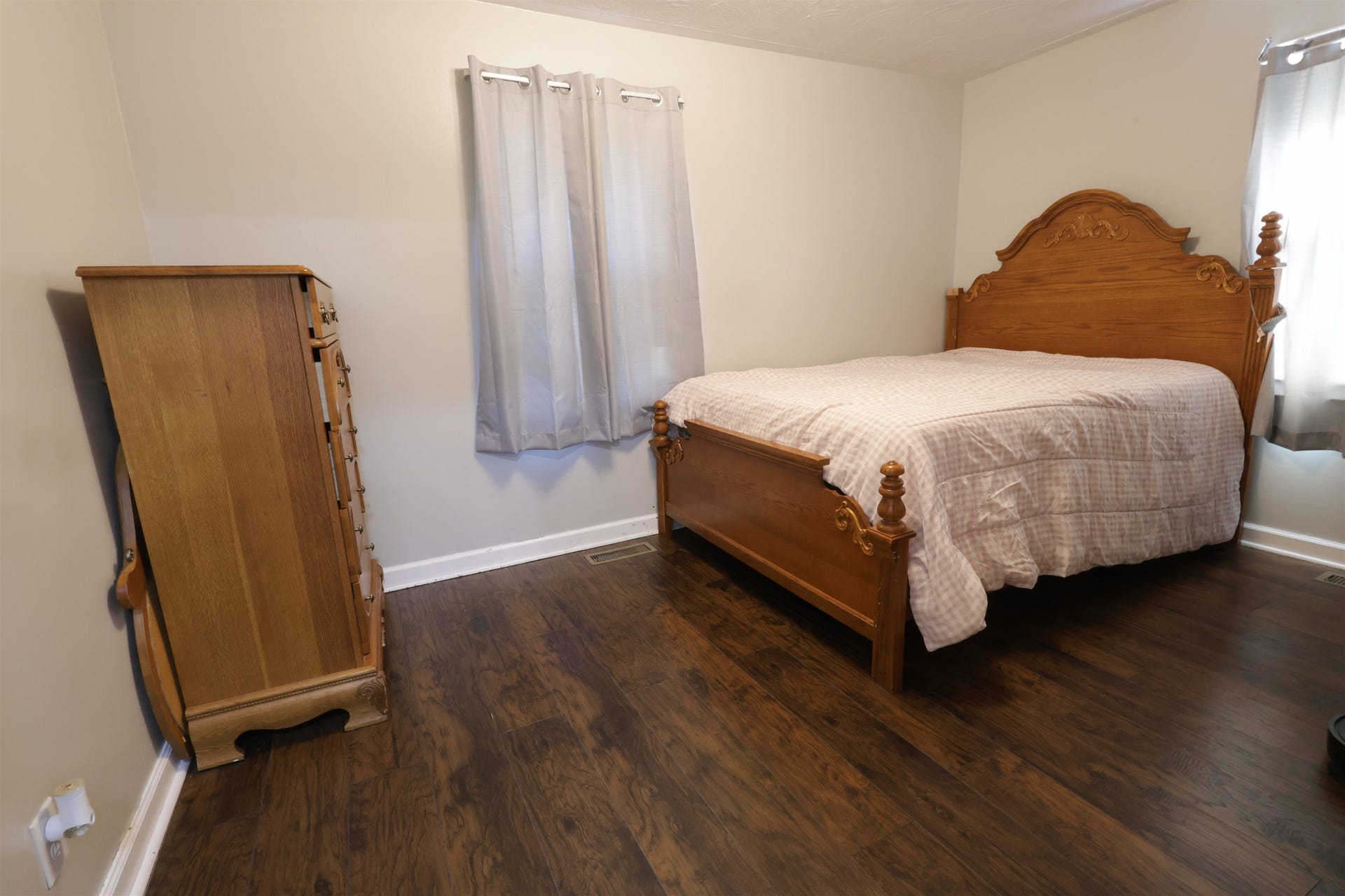 4605 PEAK CREEK Road, Pulaski, VA 24301