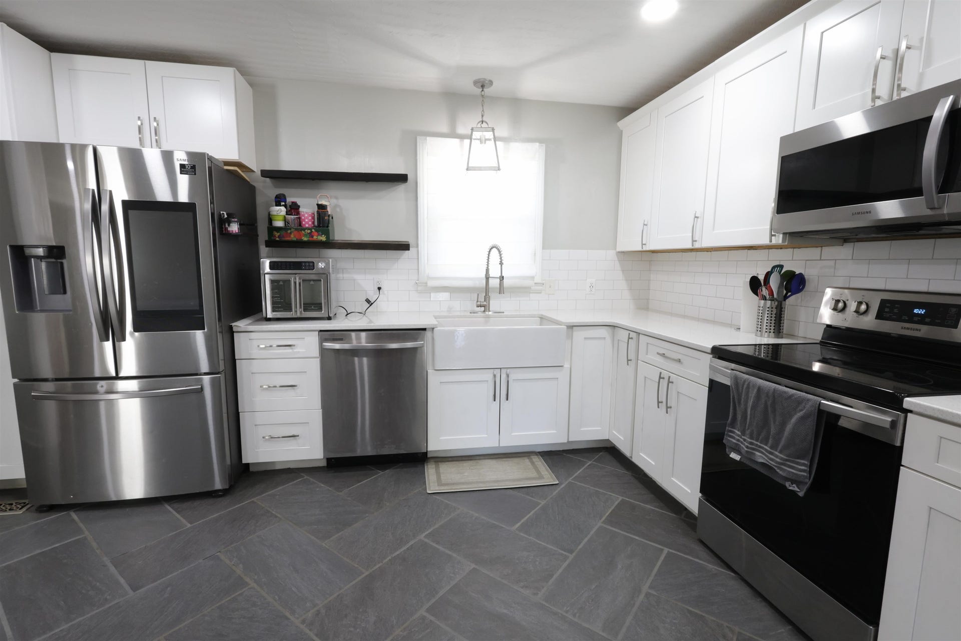 4605 PEAK CREEK Road, Pulaski, VA 24301