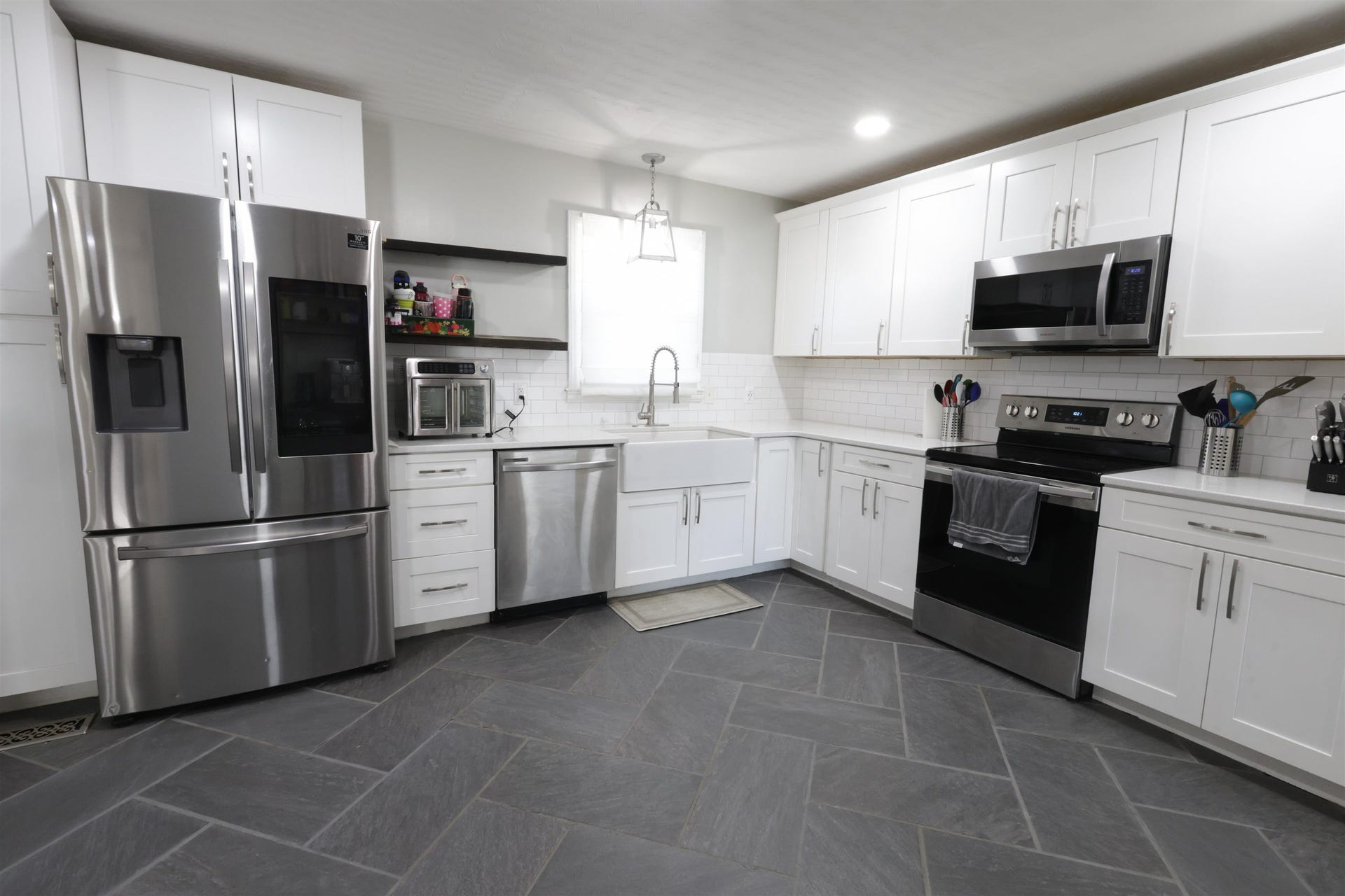 4605 PEAK CREEK Road, Pulaski, VA 24301