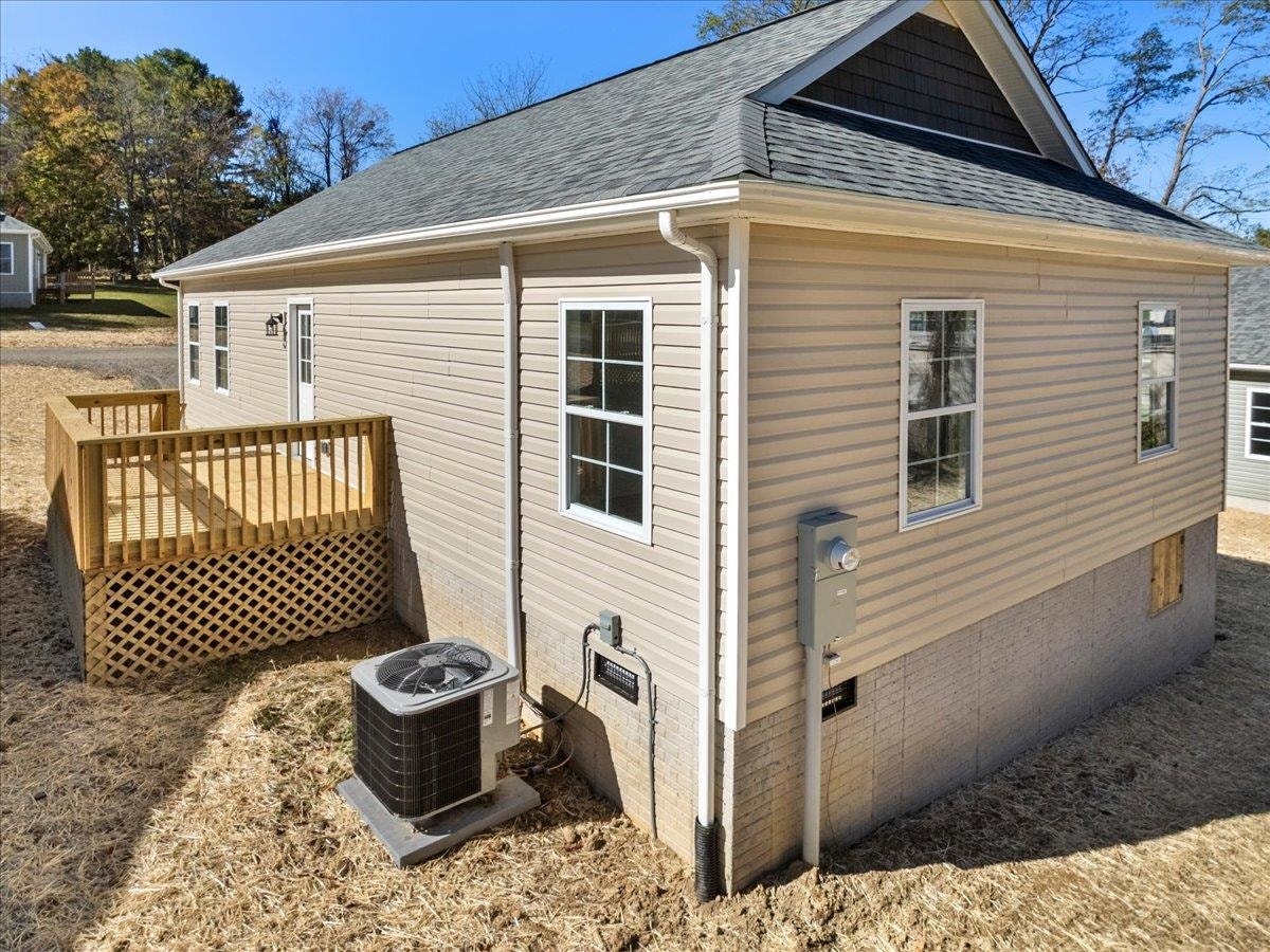 115 Ferry Court, Pulaski, VA 24301