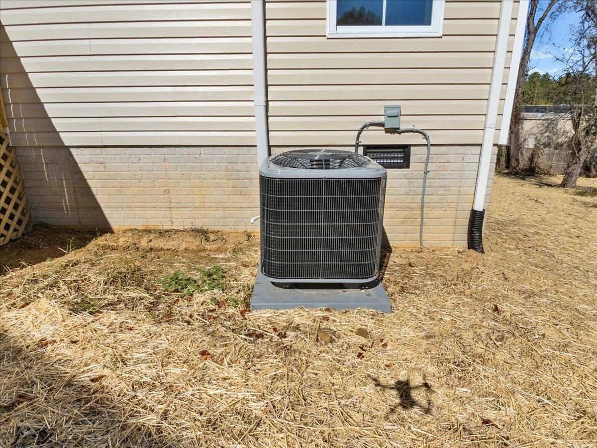 115 Ferry Court, Pulaski, VA 24301