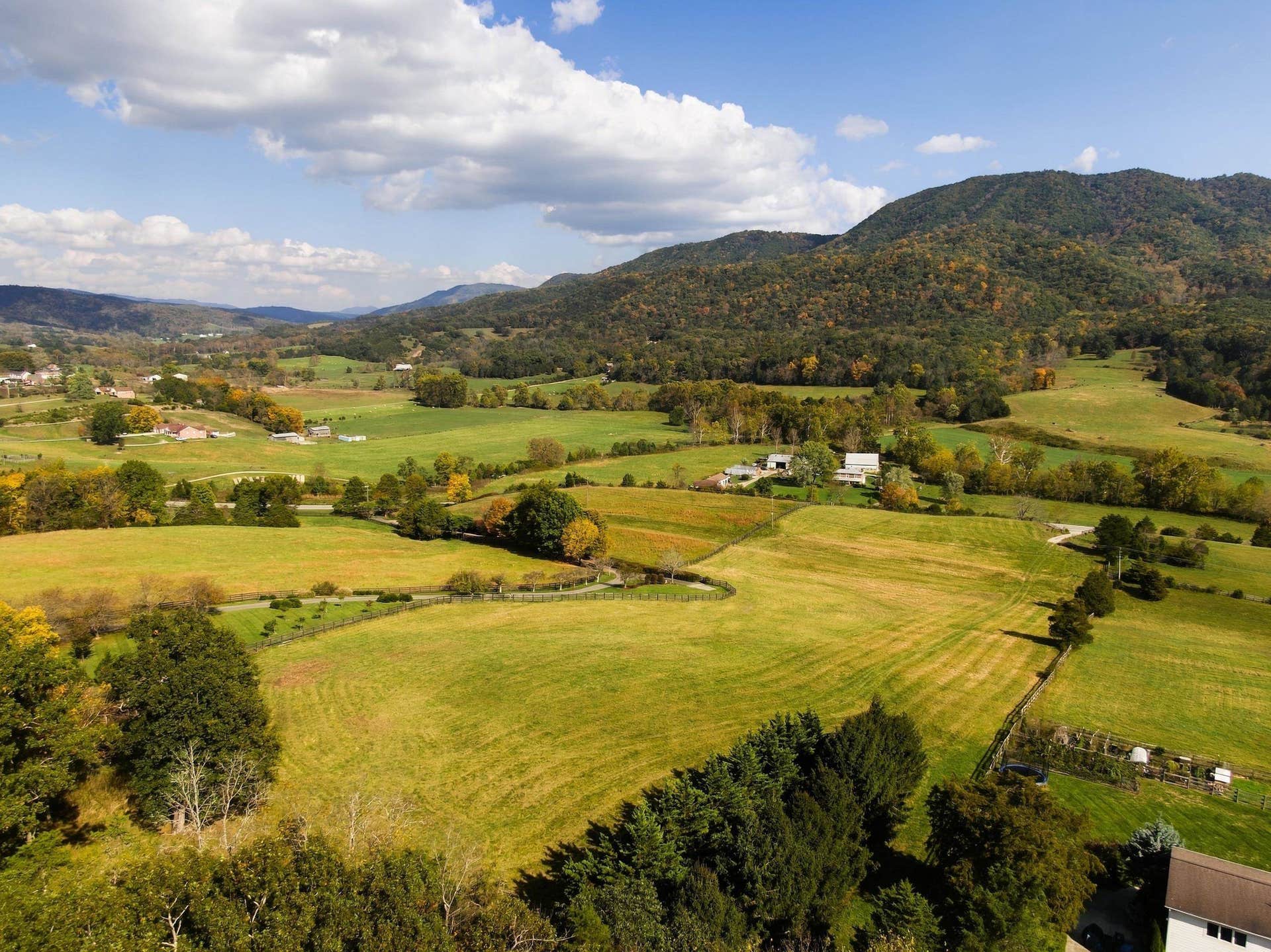 2413 Lusters Gate Road, Blacksburg, VA 24060
