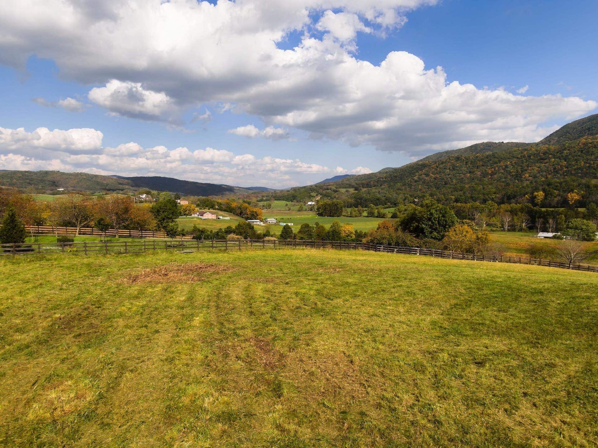 2413 Lusters Gate Road, Blacksburg, VA 24060