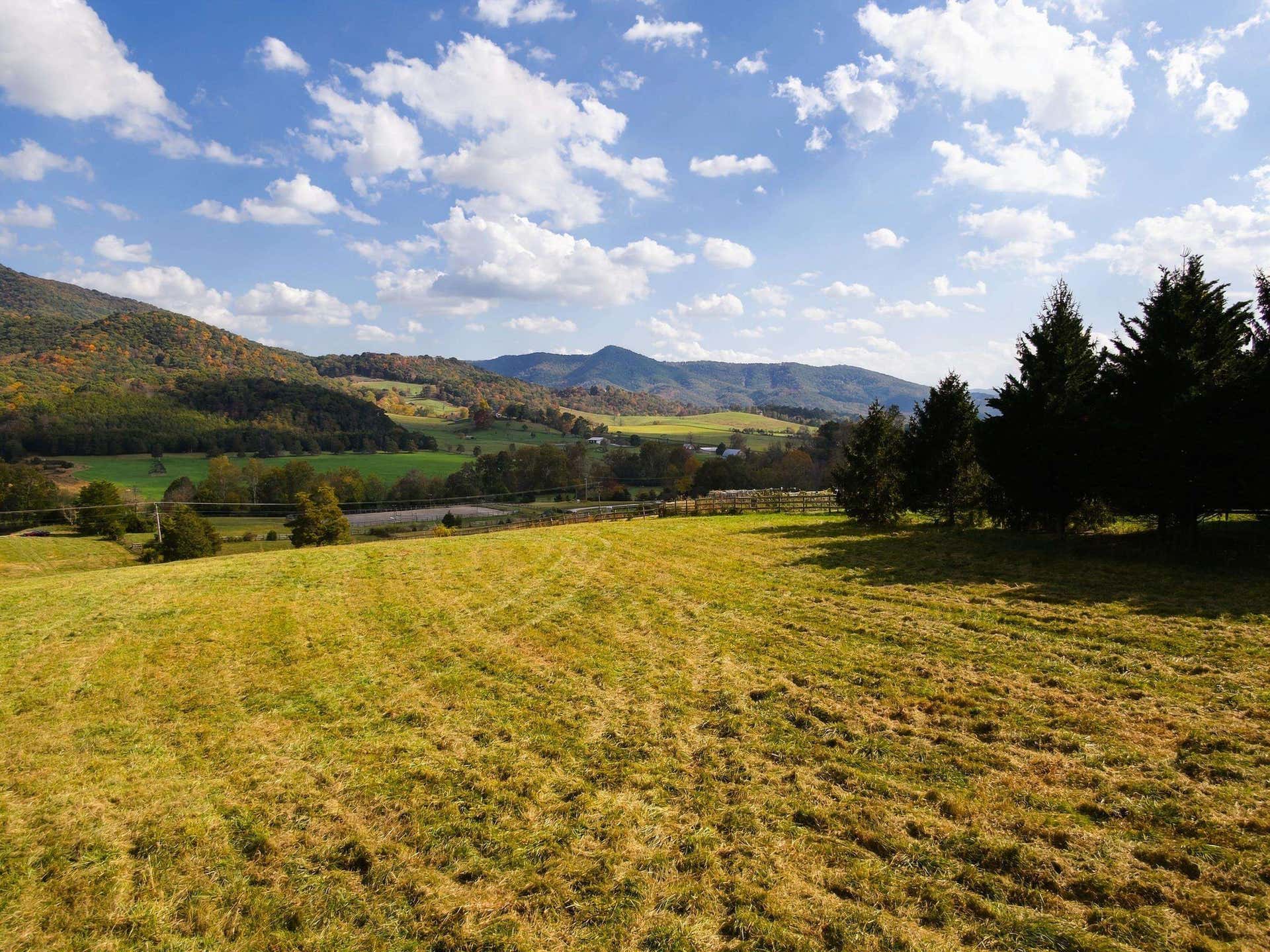 2413 Lusters Gate Road, Blacksburg, VA 24060