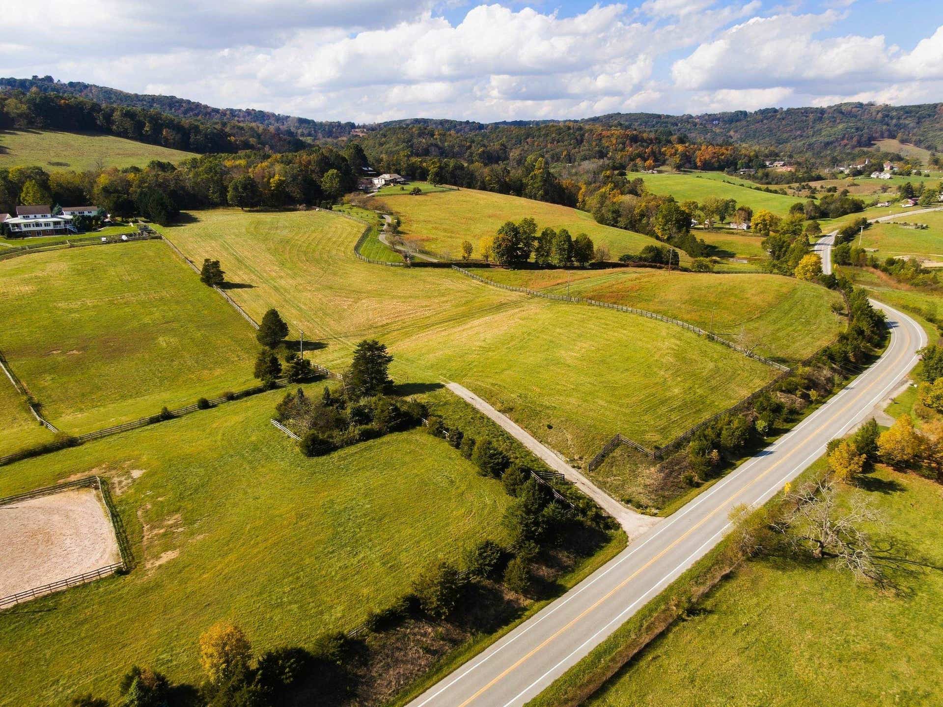 2413 Lusters Gate Road, Blacksburg, VA 24060