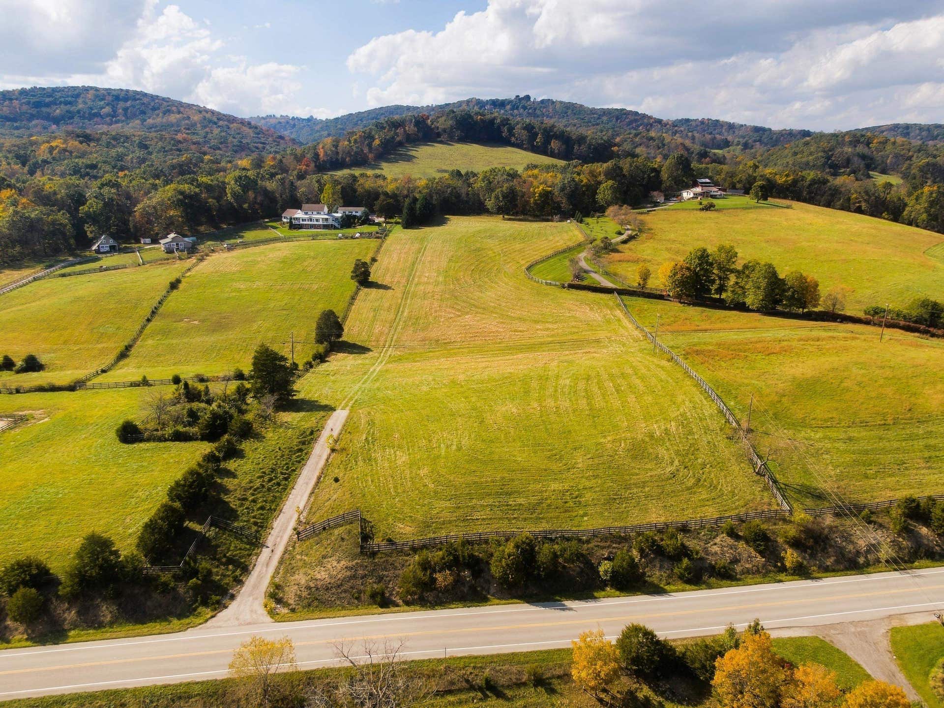 2413 Lusters Gate Road, Blacksburg, VA 24060