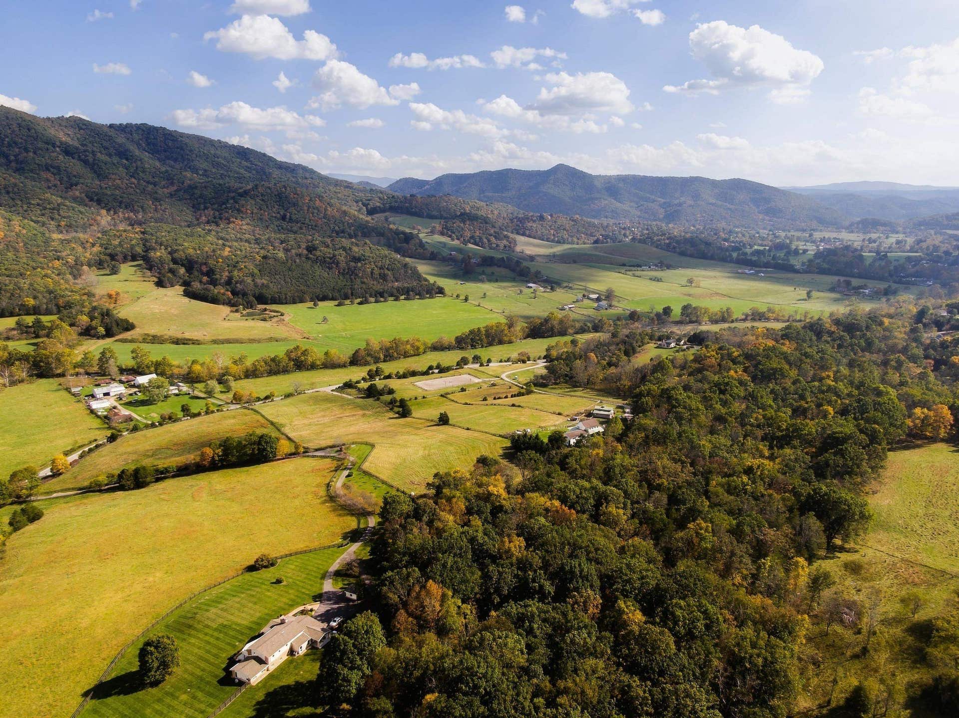 2413 Lusters Gate Road, Blacksburg, VA 24060