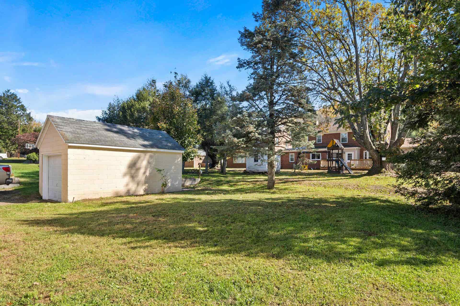 506 WOLF Street, Narrows, VA 24124