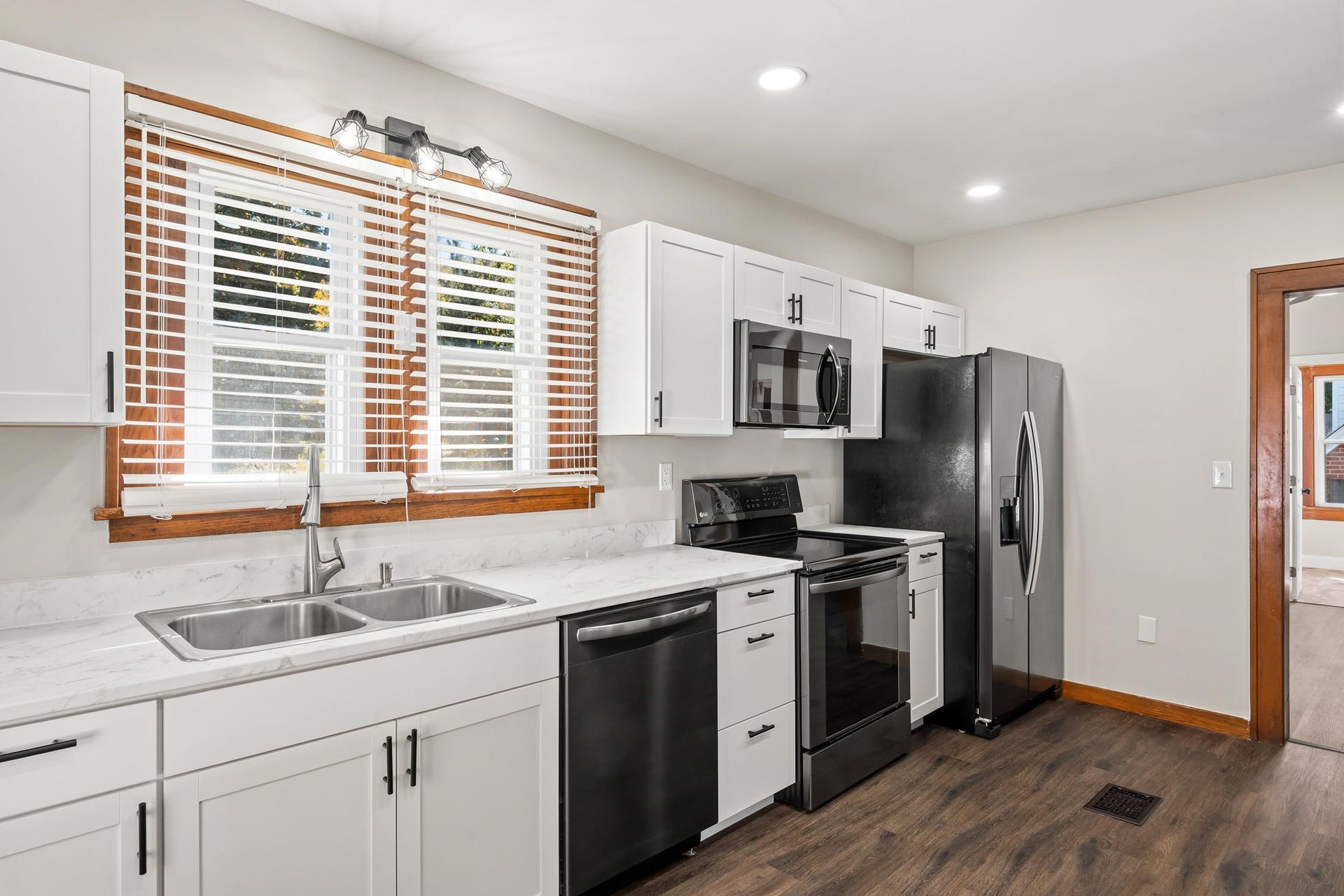 506 WOLF Street, Narrows, VA 24124