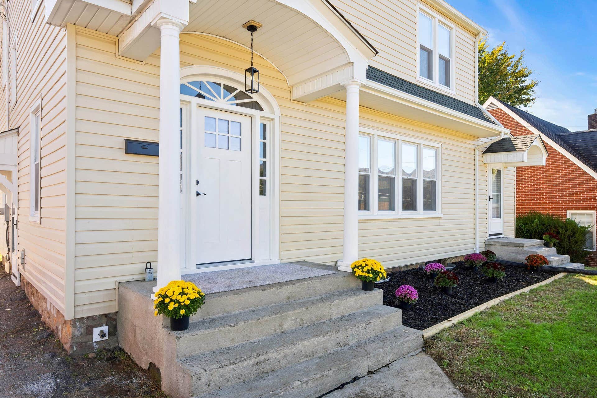 506 WOLF Street, Narrows, VA 24124