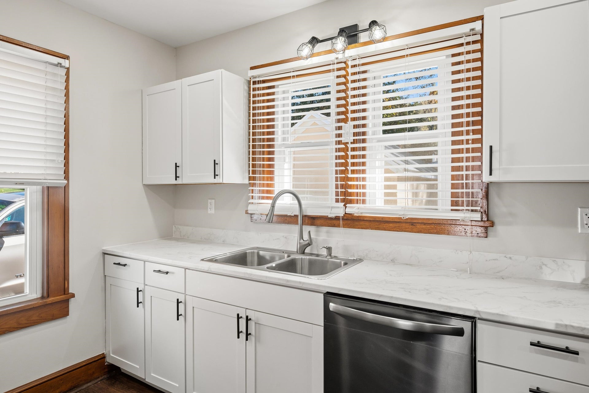 506 WOLF Street, Narrows, VA 24124