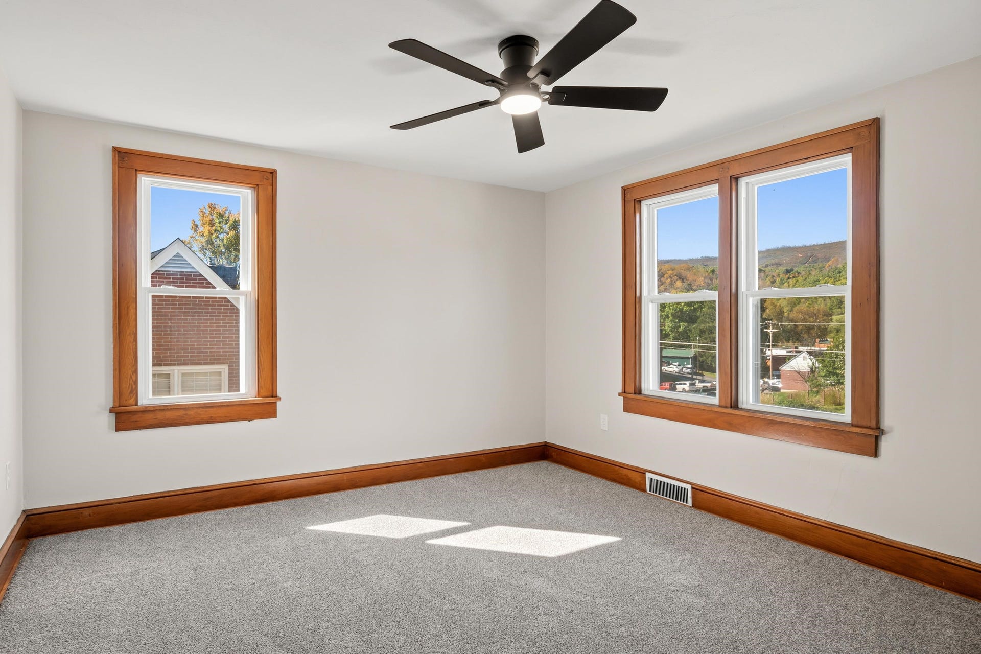 506 WOLF Street, Narrows, VA 24124