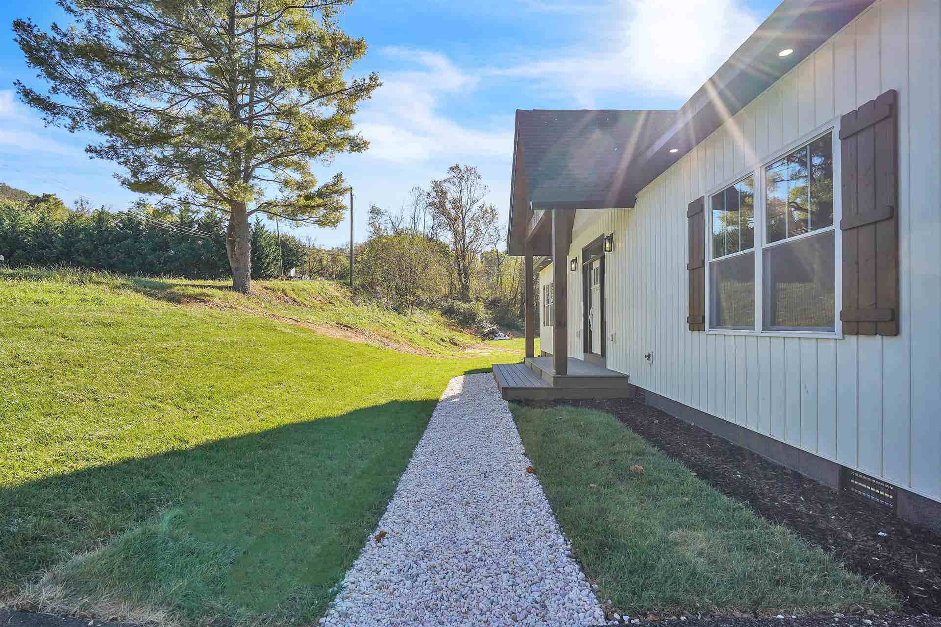 124 Bowens Road, Pembroke, VA 24136