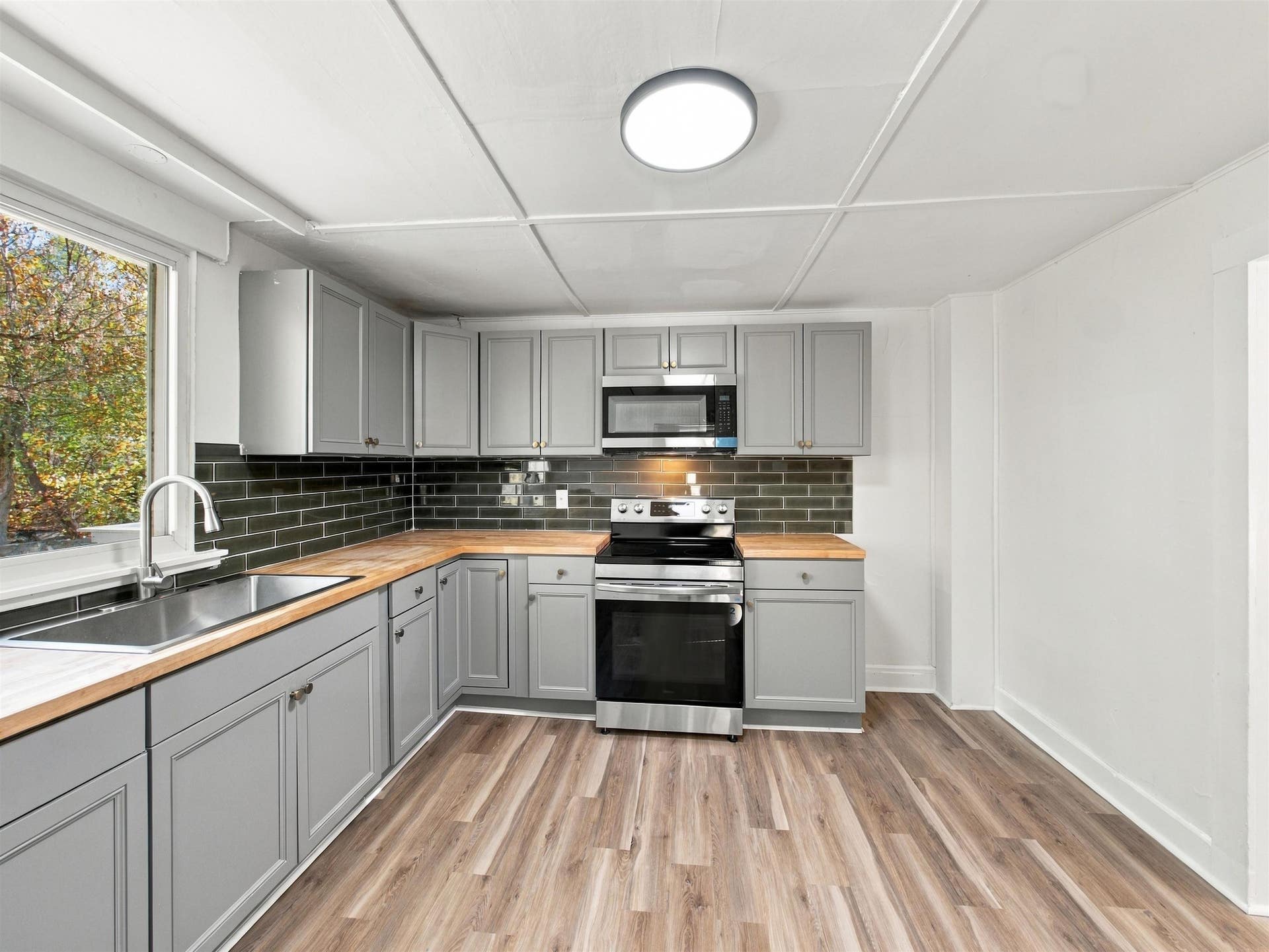 1977 North Fork Road, Christiansburg, VA 24073