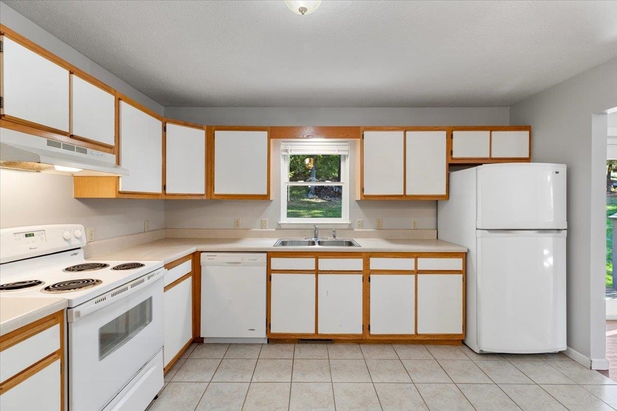 516 Sunrise Drive, Blacksburg, VA 24060