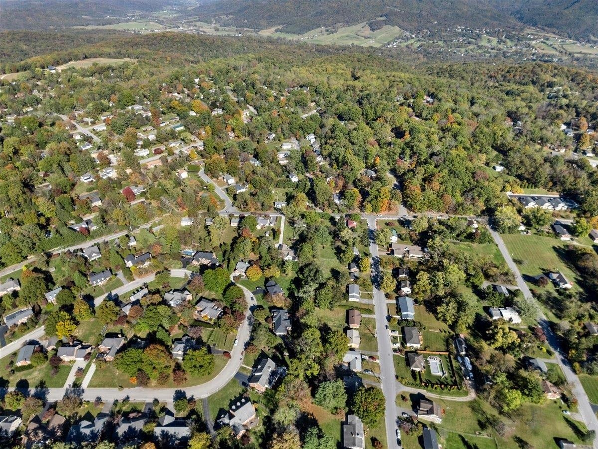 516 Sunrise Drive, Blacksburg, VA 24060