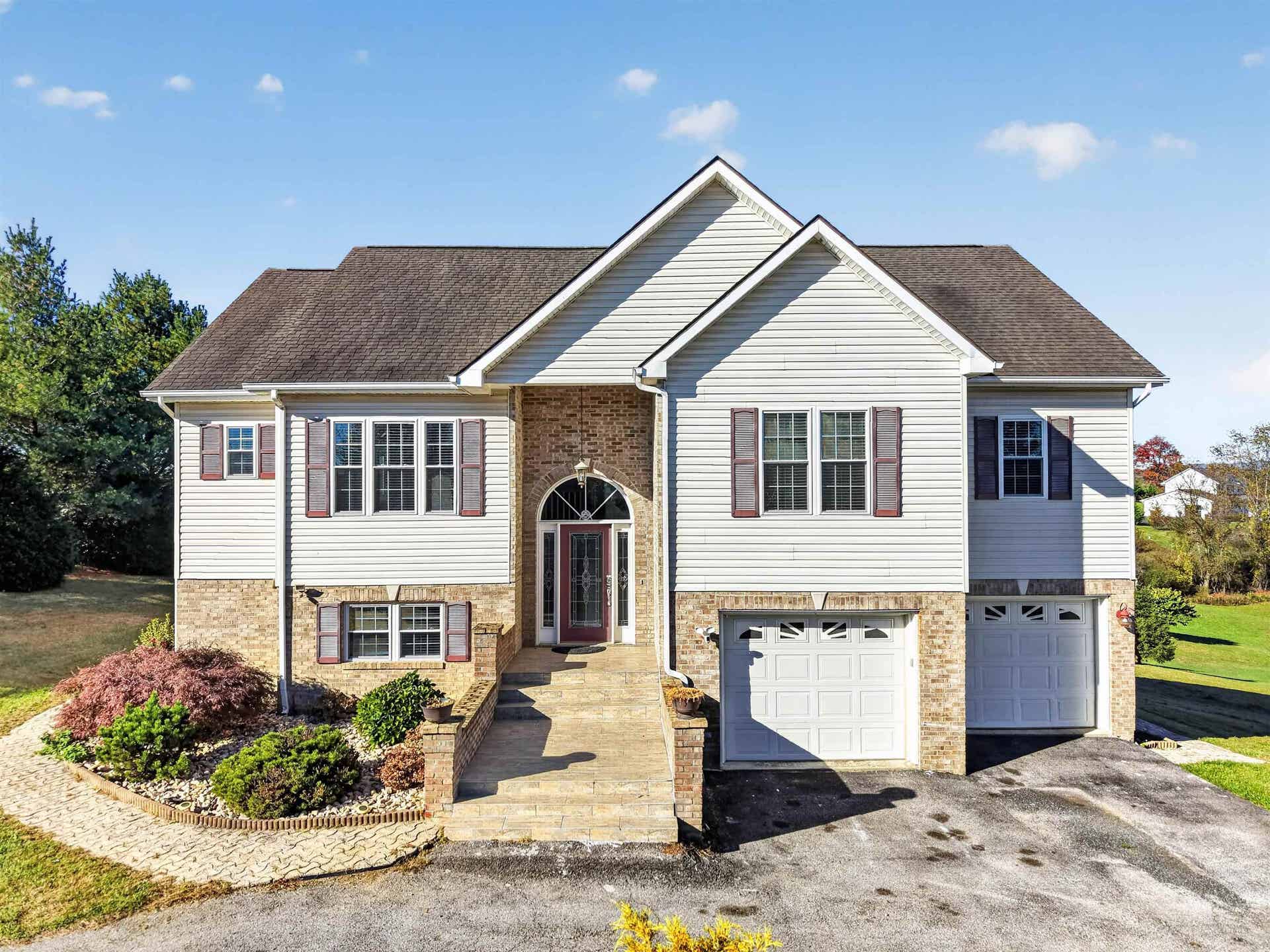 1701 Stratford View Drive, Blacksburg, VA 24060