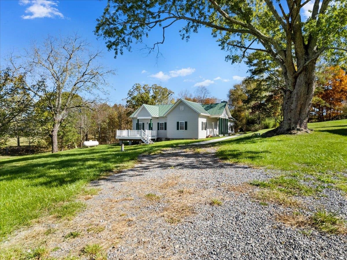 2358 White Tree Hill Road, Ballard, WV 24918