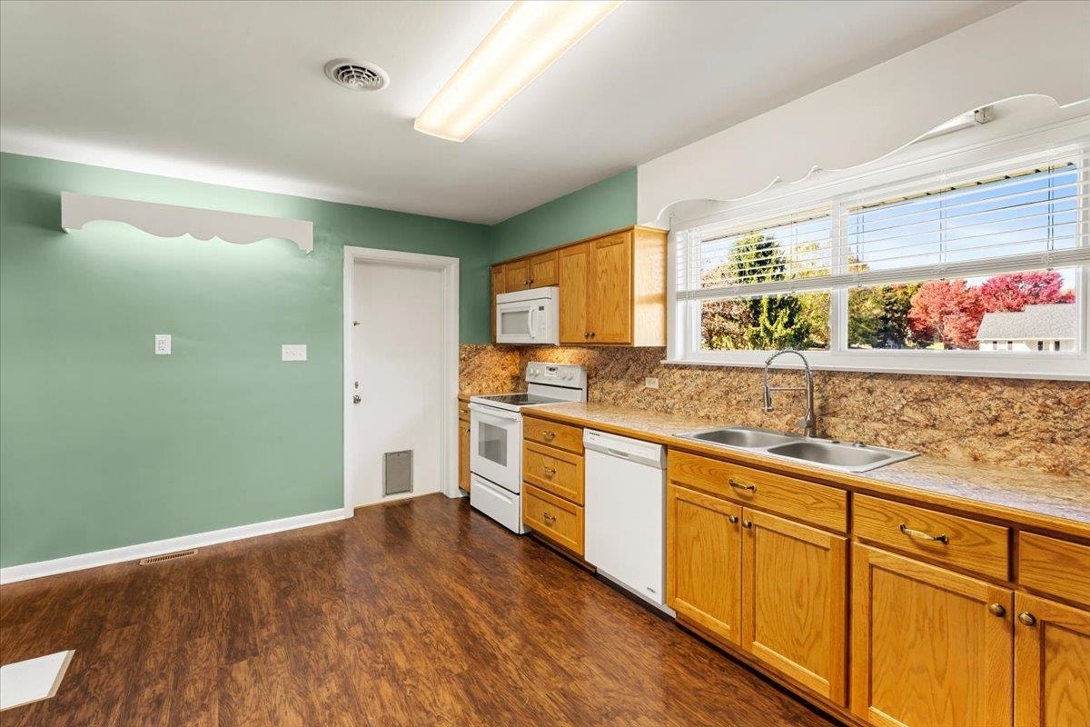1984 PEPPERS FERRY Road, Pulaski, VA 24301