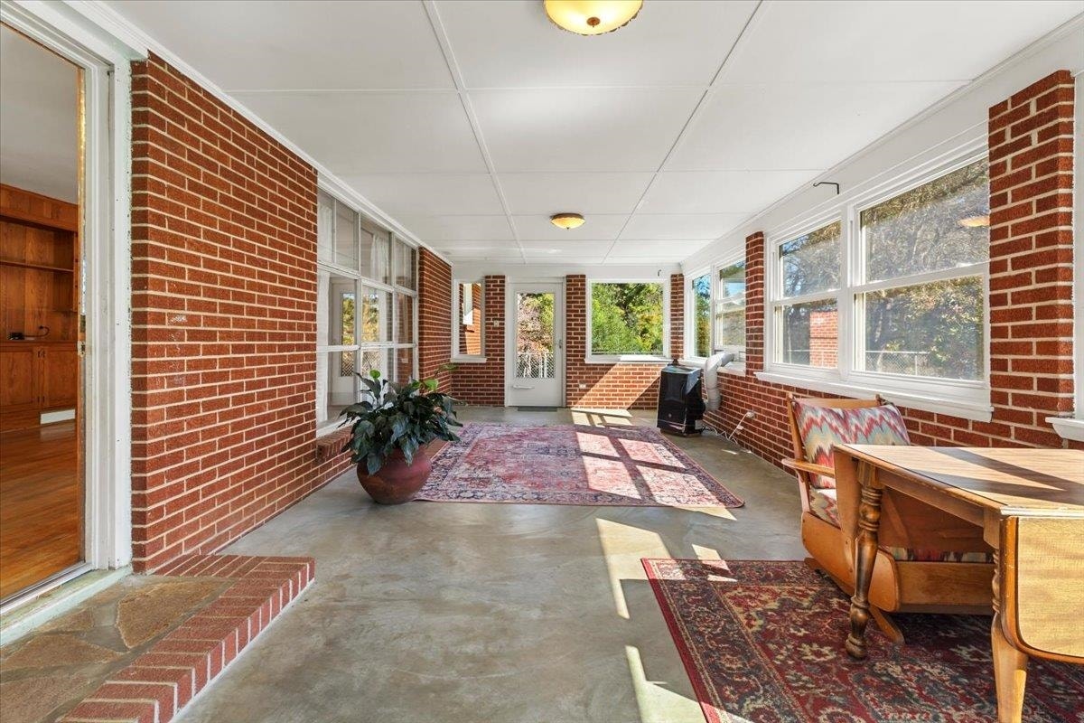 1984 PEPPERS FERRY Road, Pulaski, VA 24301