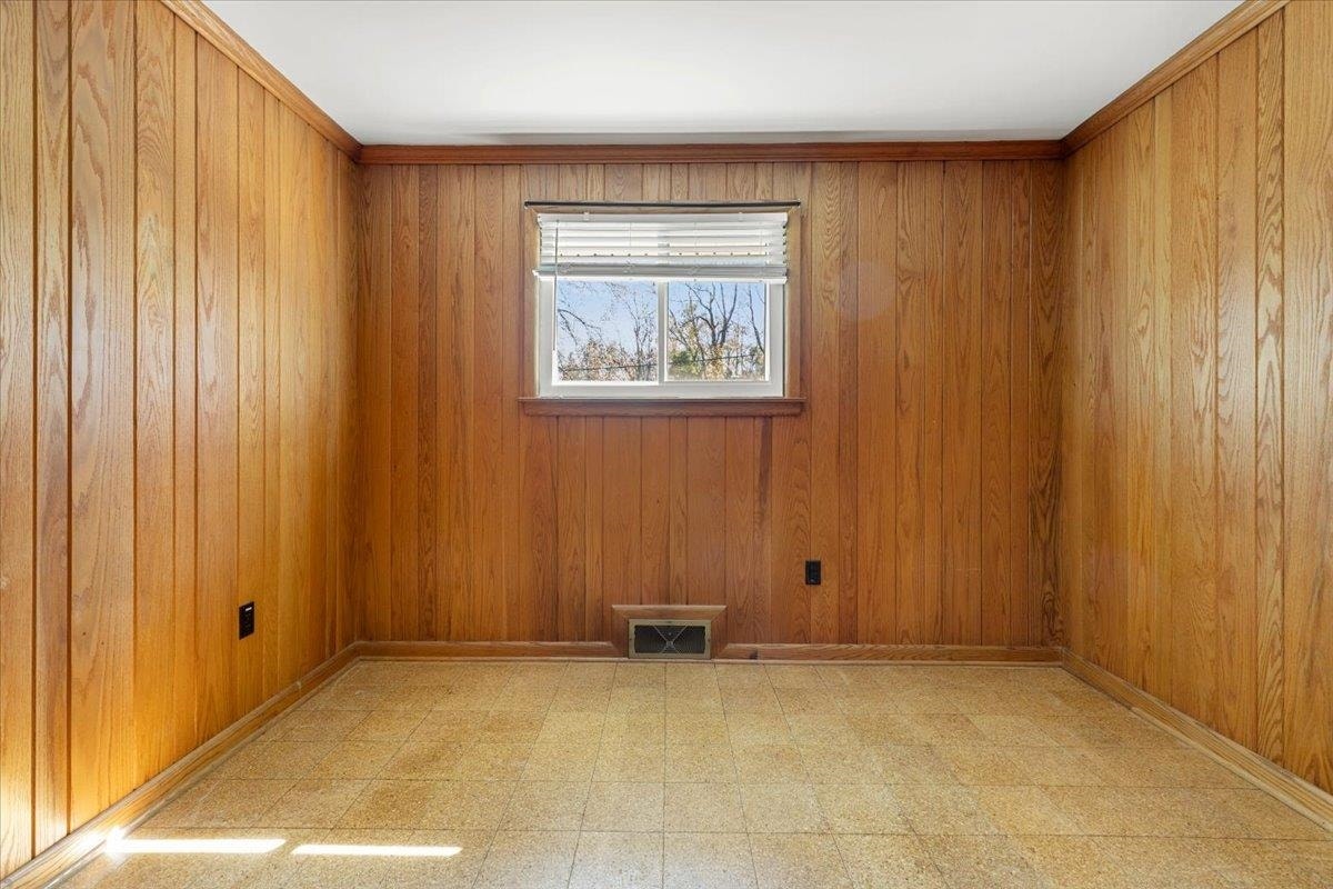 1984 PEPPERS FERRY Road, Pulaski, VA 24301