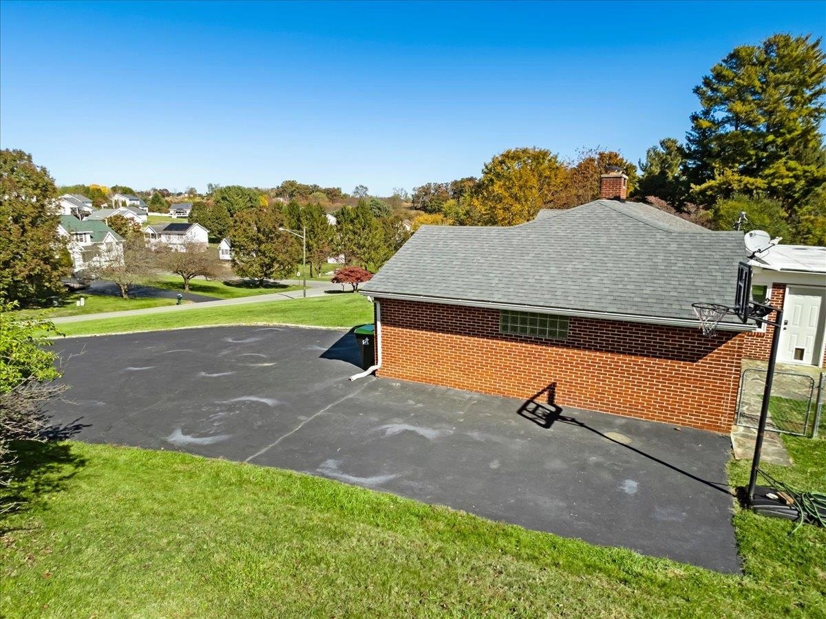 1984 PEPPERS FERRY Road, Pulaski, VA 24301