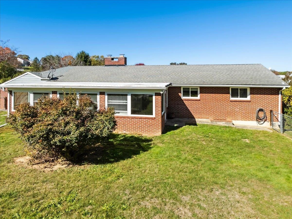 1984 PEPPERS FERRY Road, Pulaski, VA 24301