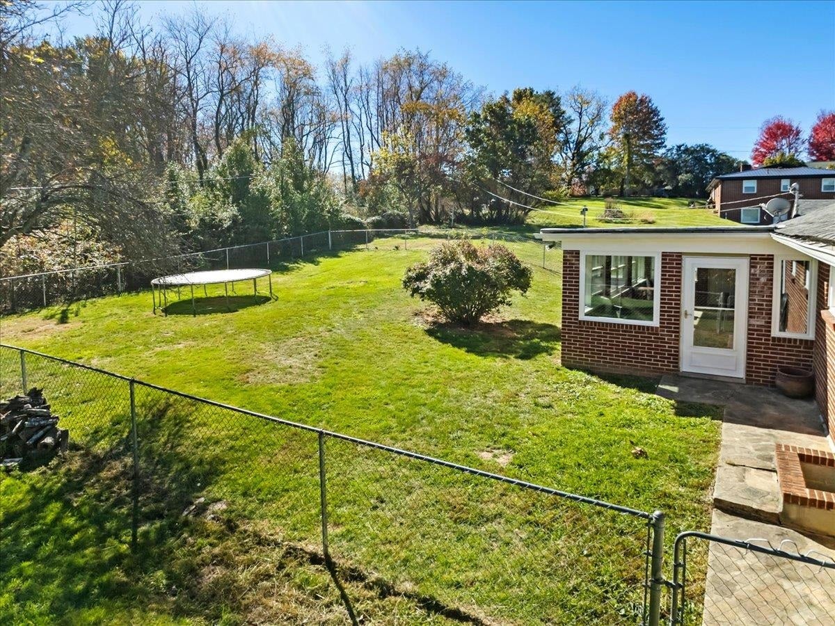 1984 PEPPERS FERRY Road, Pulaski, VA 24301